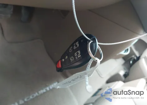 2015 Chrysler Town & Country Touring из США, поврежденный, VIN 2C4RC1BG9FR630340